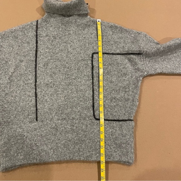 Zara Women’s Heather Gray With Black Accents Turtleneck Sweater Sz. Medium NWT - Picture 11 of 13